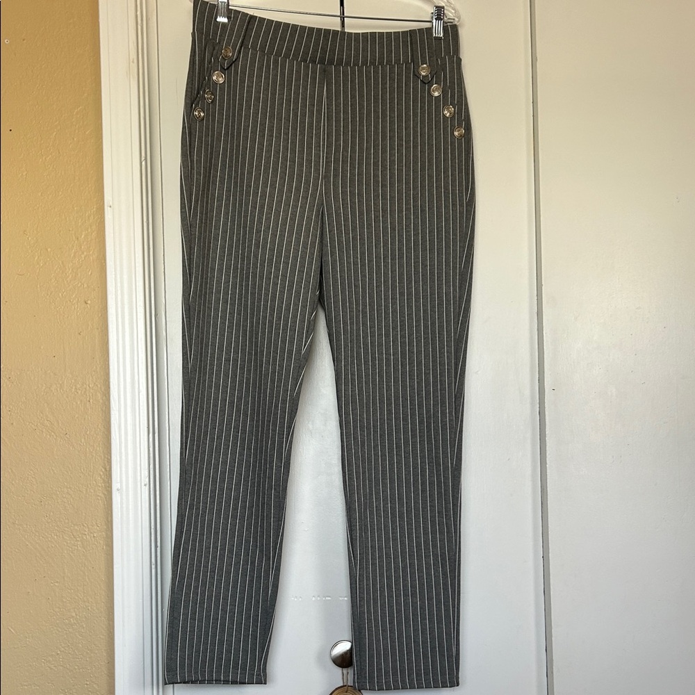 NWOT Gray/white Pin Striped Women's Pants. XL